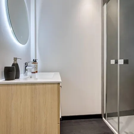 L'apparte Un F2 Cosy Et Moderne Refait A Neuf アパート ブール・アシャール