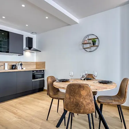 Apartment L'apparte Un F2 Cosy Et Moderne Refait A Neuf